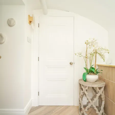 Stylish One Bedroom Flat On Gordon Road * Bristol