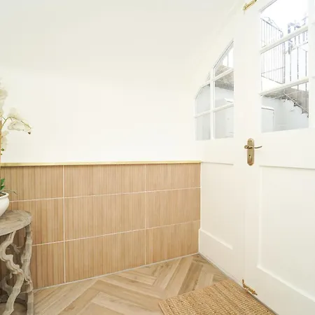 Stylish One Bedroom Flat On Gordon Road Apartmán