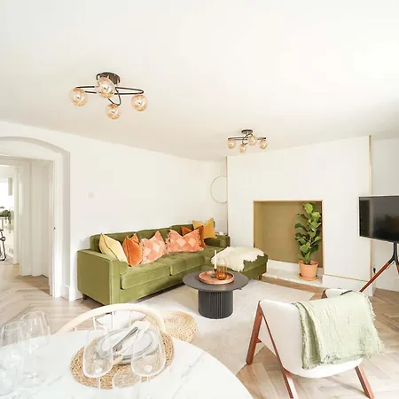 Stylish One Bedroom Flat On Gordon Road *