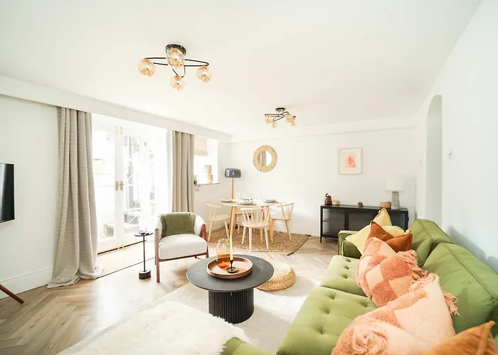 Stylish One Bedroom Flat On Gordon Road *