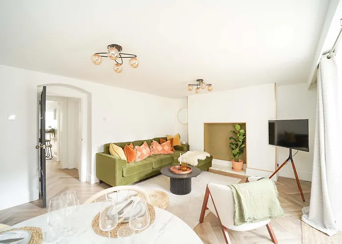 Stylish One Bedroom Flat On Gordon Road *