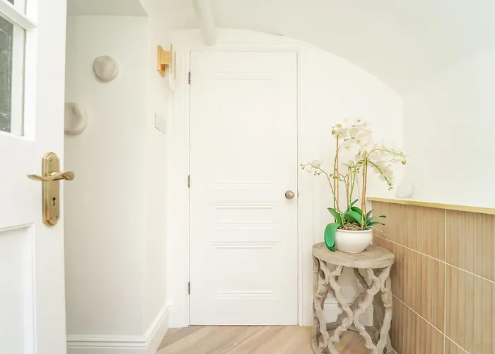 Stylish One Bedroom Flat On Gordon Road * Bristol